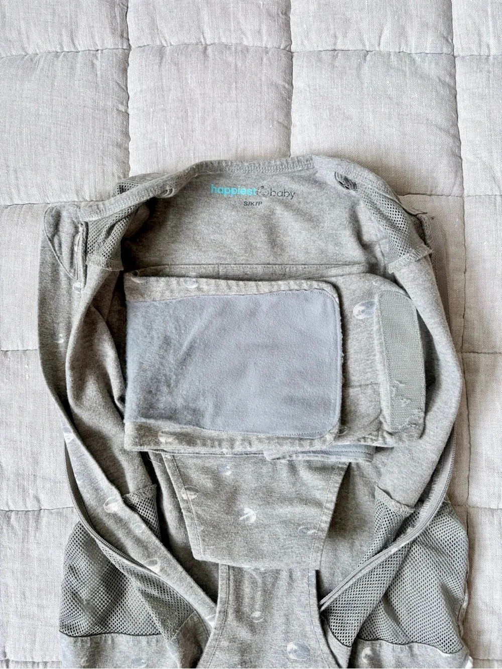 Happiest Baby swaddle, small 5-12lb, grey planets
